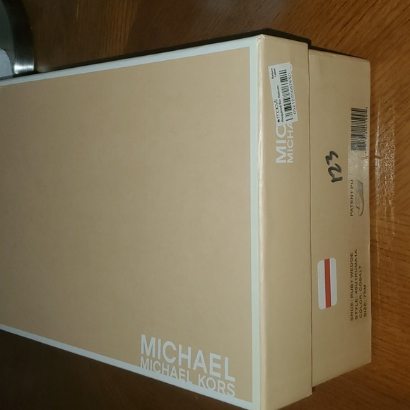 MICHAEL Michael Kors Cobalt Judy Wedge Thong Sandal Size 7.5 - Picture 11 of 12